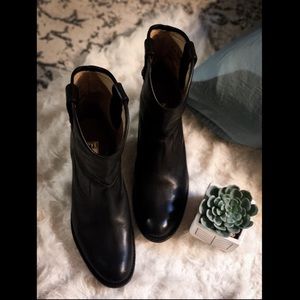 EUC Frye boots size 8.5.  True to size